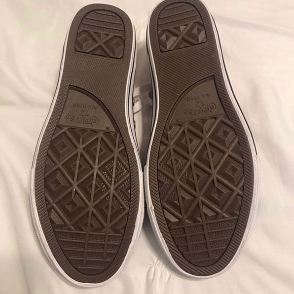 Converse - Picture 3 of 3